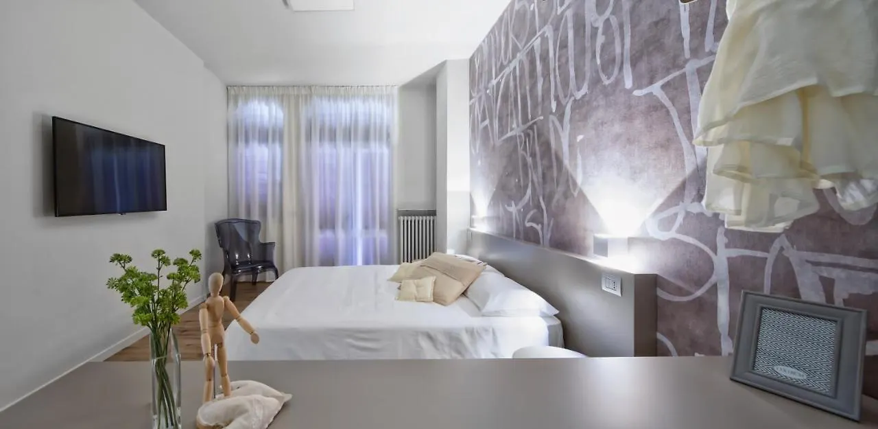 Apartment Suite Vogue Epoca Voghera