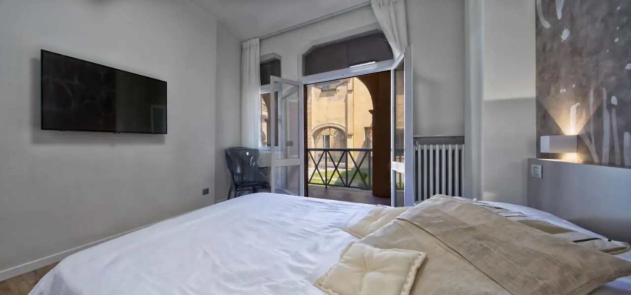Suite Vogue Epoca Voghera Apartment