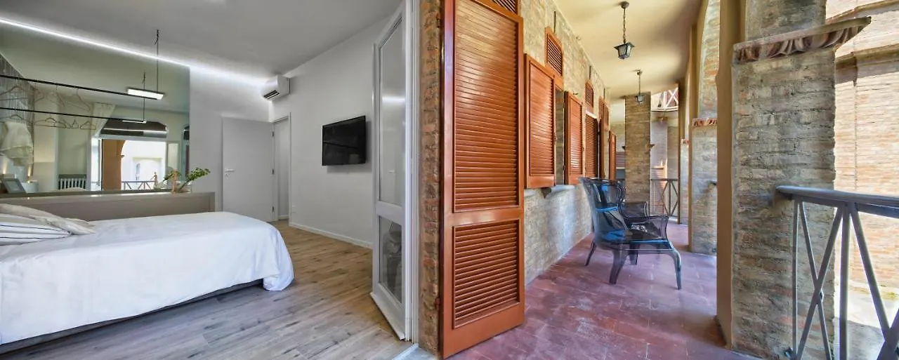 Suite Vogue Epoca Voghera Apartment