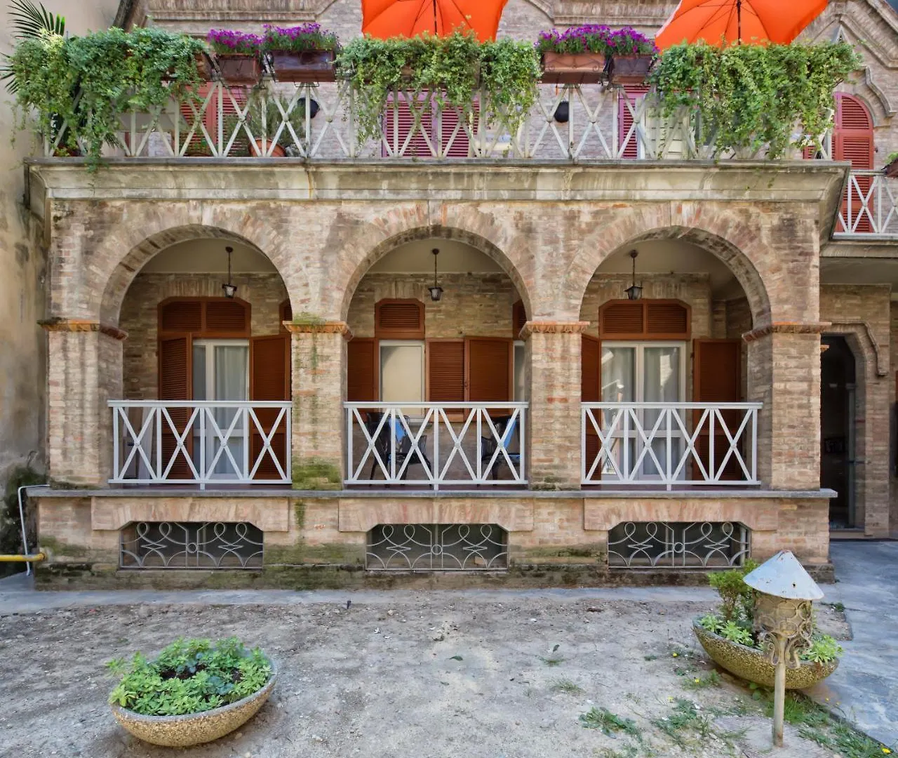 Suite Vogue Epoca Voghera 0*,  Italy